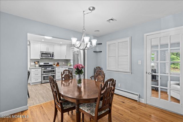 832 Bartlett Place, Toms River, NJ 08753