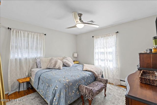832 Bartlett Place, Toms River, NJ 08753