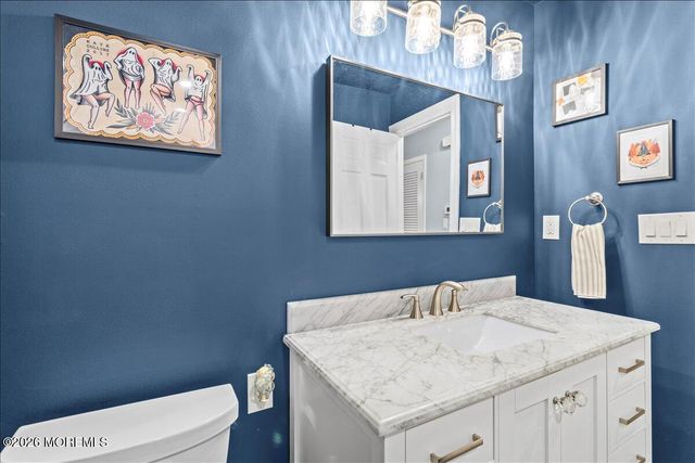 832 Bartlett Place, Toms River, NJ 08753