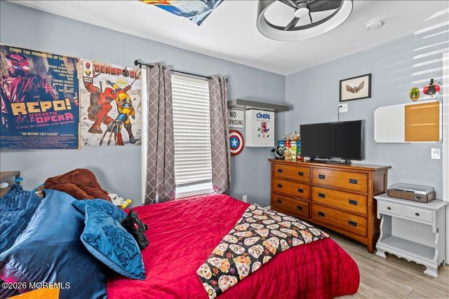 832 Bartlett Place, Toms River, NJ 08753