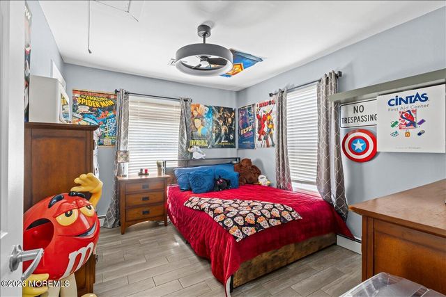832 Bartlett Place, Toms River, NJ 08753