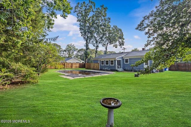 832 Bartlett Place, Toms River, NJ 08753