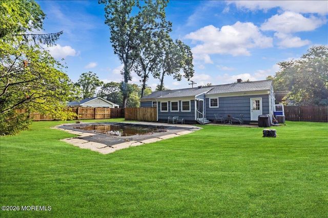 832 Bartlett Place, Toms River, NJ 08753