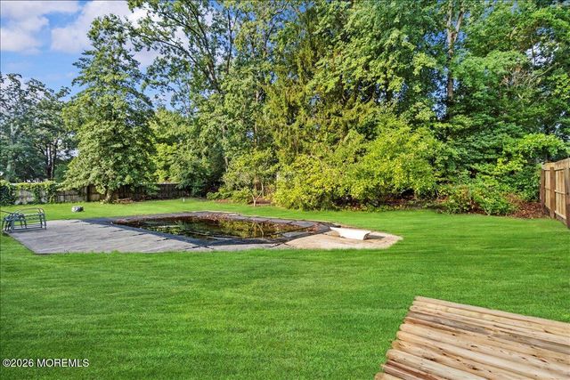 832 Bartlett Place, Toms River, NJ 08753