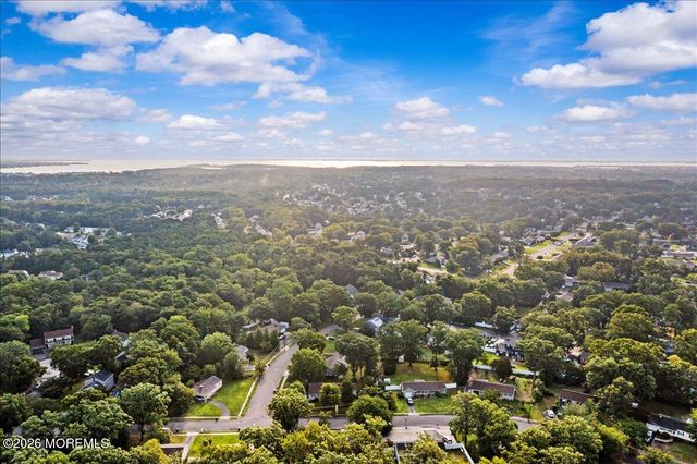 832 Bartlett Place, Toms River, NJ 08753