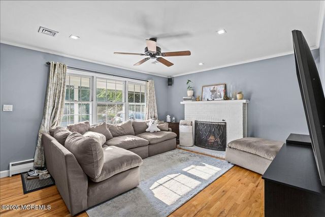 832 Bartlett Place, Toms River, NJ 08753