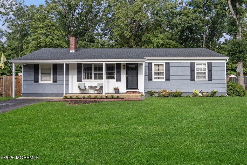832 Bartlett Place, Toms River, NJ 08753