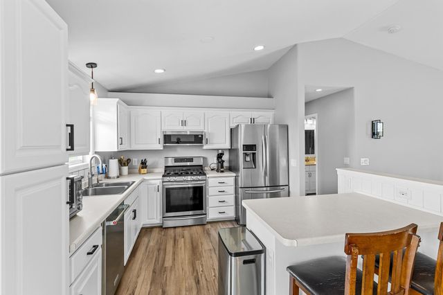 10590 257th Avenue NW, Zimmerman, MN 55398