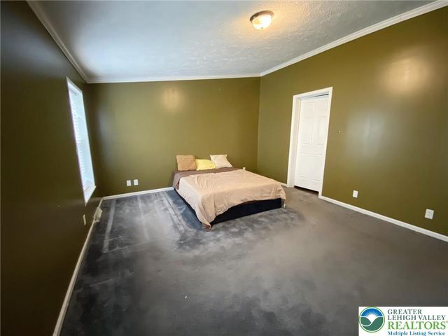 29 Hollyberry Lane, Penn Forest Township, PA 18229