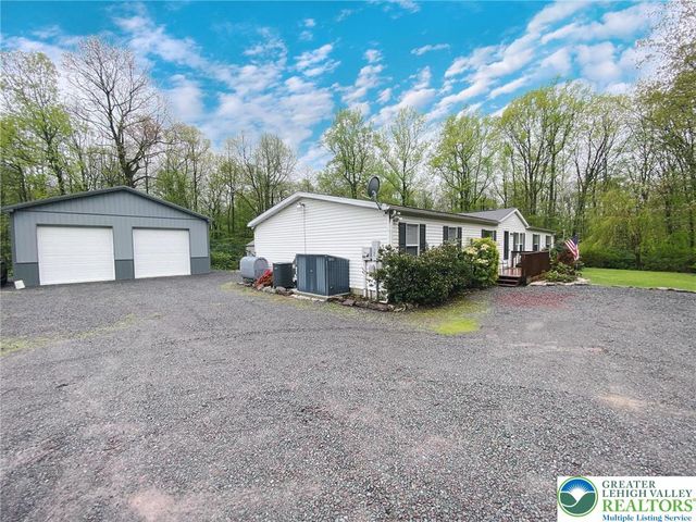 29 Hollyberry Lane, Penn Forest Township, PA 18229