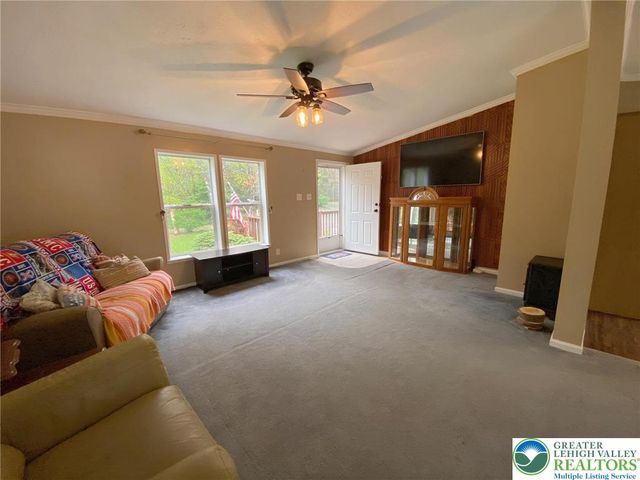 29 Hollyberry Lane, Penn Forest Township, PA 18229