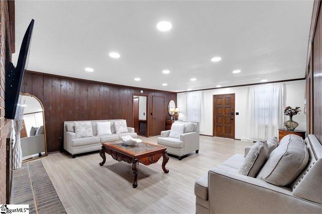 105 Carswell Drive, Anderson, SC 29662