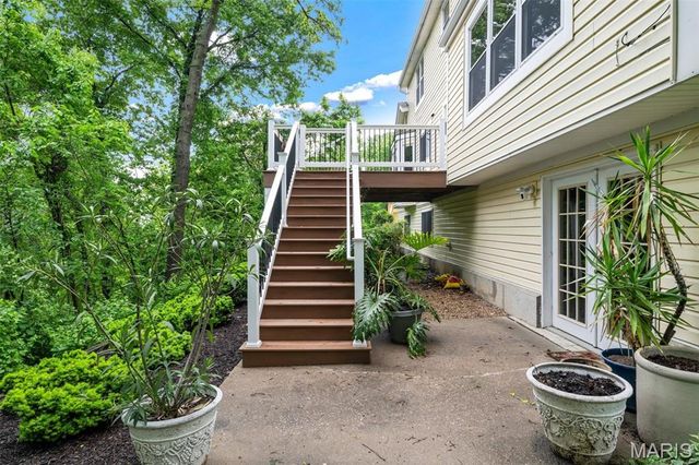 157 Spring Leigh Court, Ballwin, MO 63011