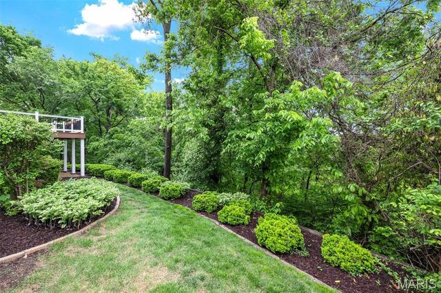 157 Spring Leigh Court, Ballwin, MO 63011