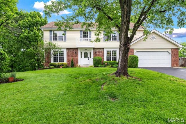 157 Spring Leigh Court, Ballwin, MO 63011