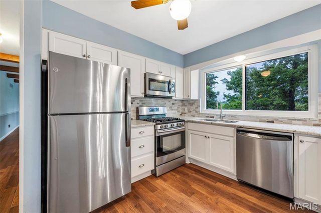 157 Spring Leigh Court, Ballwin, MO 63011