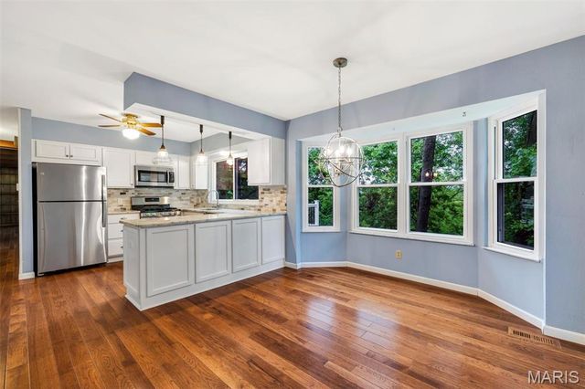 157 Spring Leigh Court, Ballwin, MO 63011