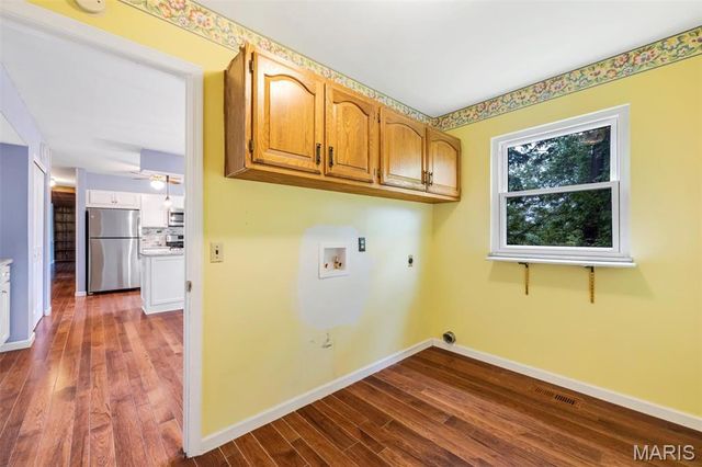 157 Spring Leigh Court, Ballwin, MO 63011