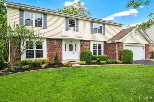 157 Spring Leigh Court, Ballwin, MO 63011