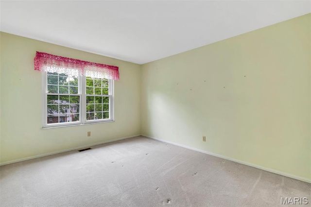 157 Spring Leigh Court, Ballwin, MO 63011