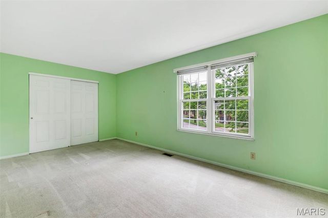 157 Spring Leigh Court, Ballwin, MO 63011
