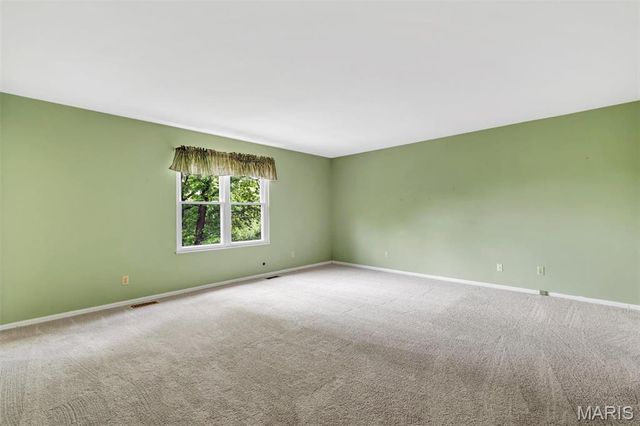 157 Spring Leigh Court, Ballwin, MO 63011