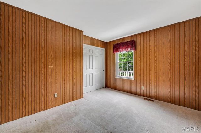 157 Spring Leigh Court, Ballwin, MO 63011