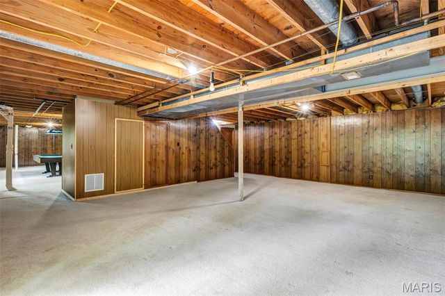 157 Spring Leigh Court, Ballwin, MO 63011