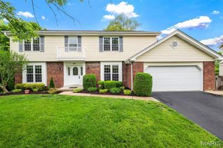 157 Spring Leigh Court, Ballwin, MO 63011