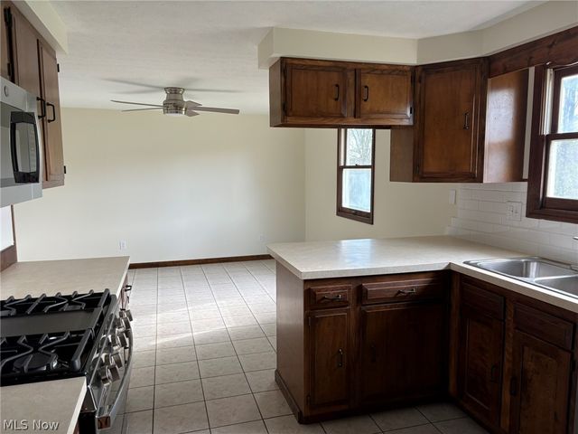 408 Annis Road, South Amherst, OH 44001
