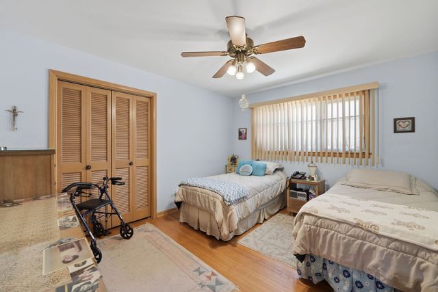 4916 N Ridgewood Avenue, Norridge, IL 60706