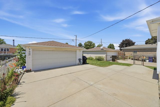 4916 N Ridgewood Avenue, Norridge, IL 60706