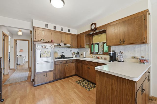 4916 N Ridgewood Avenue, Norridge, IL 60706