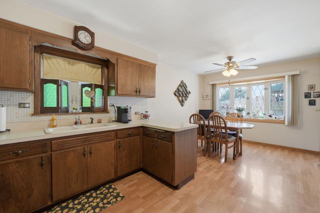 4916 N Ridgewood Avenue, Norridge, IL 60706