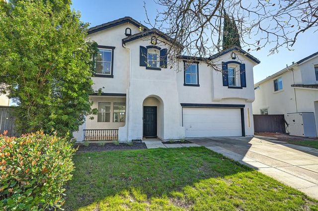 2712 Hinton Cir, Elk Grove, CA 95758