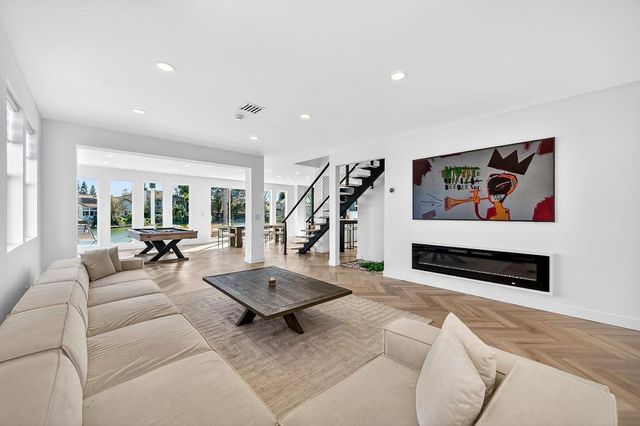 2712 Hinton Cir, Elk Grove, CA 95758