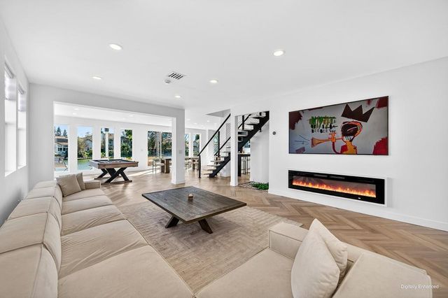 2712 Hinton Cir, Elk Grove, CA 95758