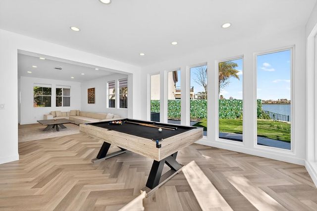 2712 Hinton Cir, Elk Grove, CA 95758