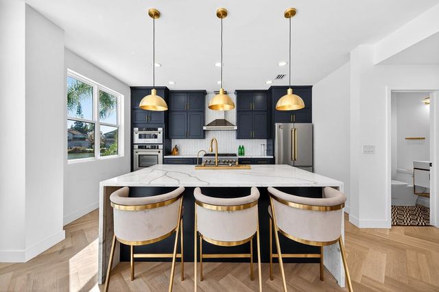 2712 Hinton Cir, Elk Grove, CA 95758