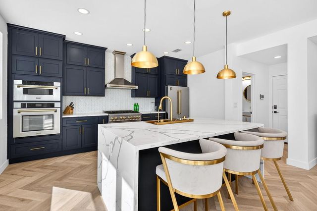 2712 Hinton Cir, Elk Grove, CA 95758