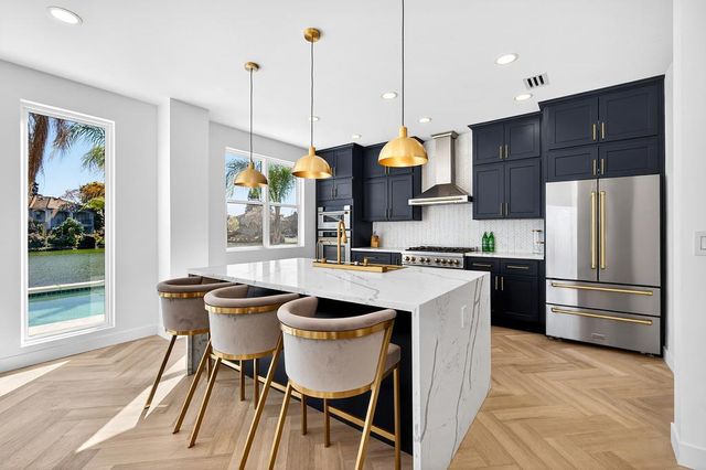 2712 Hinton Cir, Elk Grove, CA 95758