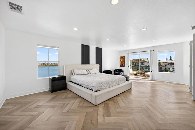 2712 Hinton Cir, Elk Grove, CA 95758