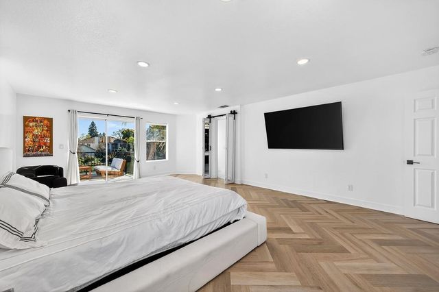 2712 Hinton Cir, Elk Grove, CA 95758