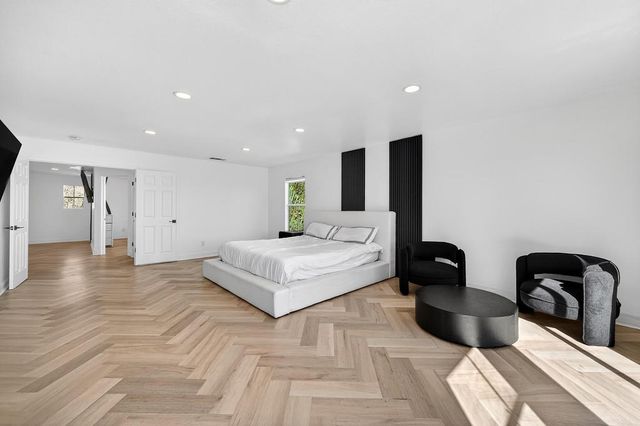 2712 Hinton Cir, Elk Grove, CA 95758