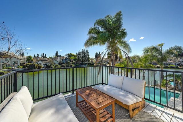 2712 Hinton Cir, Elk Grove, CA 95758