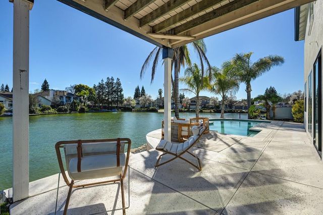 2712 Hinton Cir, Elk Grove, CA 95758