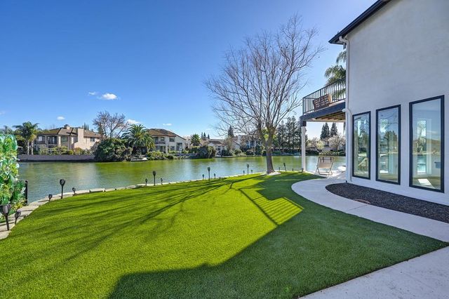 2712 Hinton Cir, Elk Grove, CA 95758