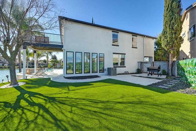 2712 Hinton Cir, Elk Grove, CA 95758