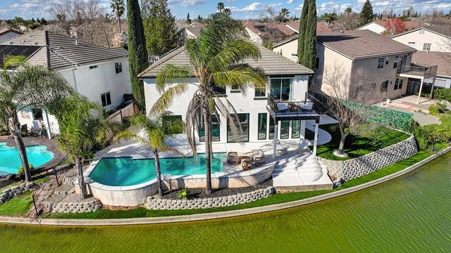 2712 Hinton Cir, Elk Grove, CA 95758