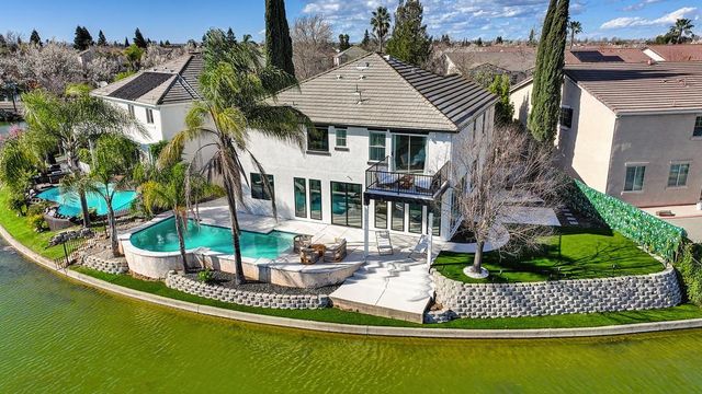 2712 Hinton Cir, Elk Grove, CA 95758